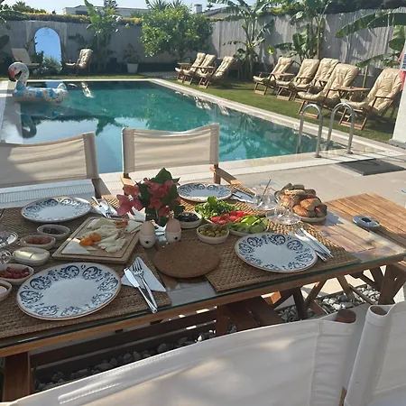 Mavi Yengec Butik 3*