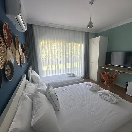 Mavi Yengec Butik 3*