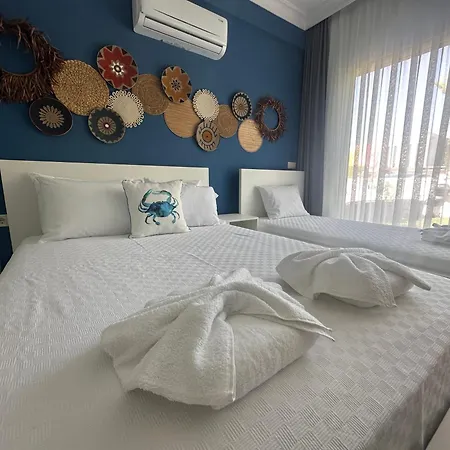 Mavi Yengec Butik 3* Çeşme