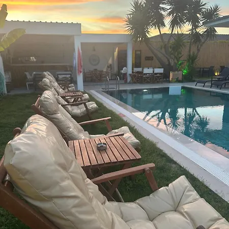 Mavi Yengec Butik Cesme