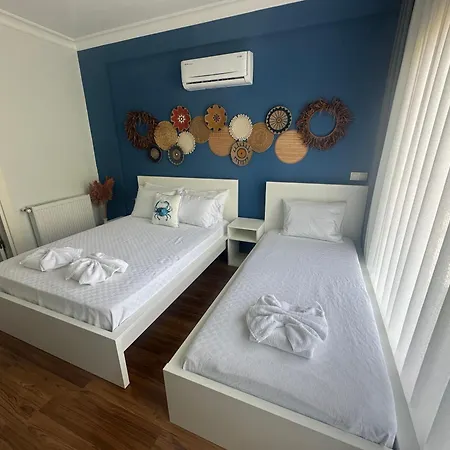 Mavi Yengec Butik Çeşme
