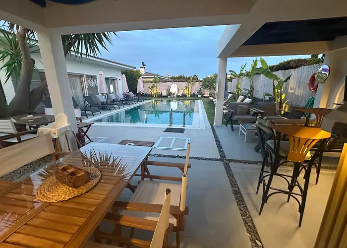 Mavi Yengec Butik Çeşme