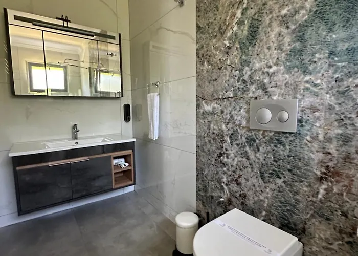 Mavi Yengec Butik Çeşme